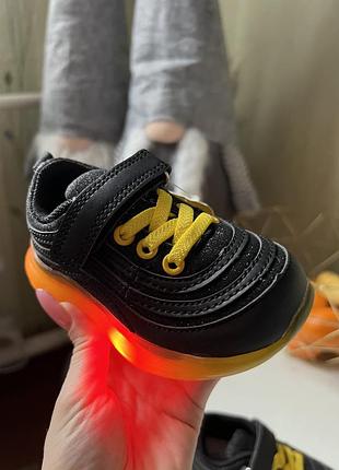 Кросівки з лед підсвіткою підошви, світяшки