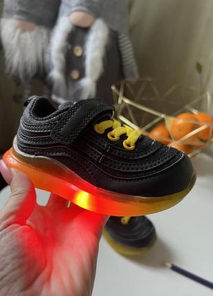 Кросівки з лед підсвіткою підошви, світяшки