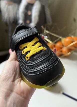 Кросівки з лед підсвіткою підошви, світяшки