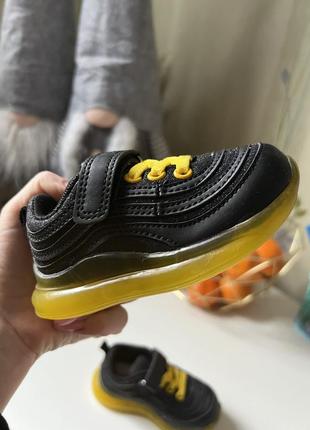 Кросівки з лед підсвіткою підошви, світяшки