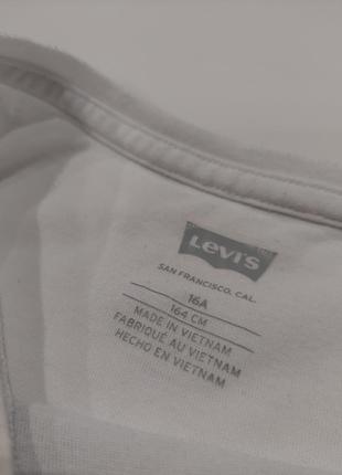 Футболка levis белого цвета с бахромой на рост 164 см4 фото