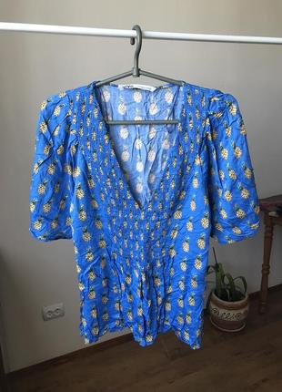 Легенька віскозна блузка в принт ананас