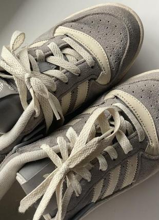 Женские кроссовки adidas