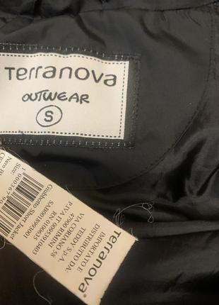Демисезонная черная куртка с капюшоном terranova размер s/м3 фото