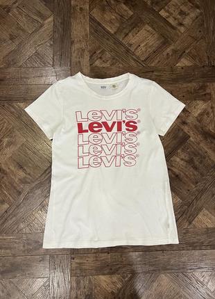 Футболка белая с красными надписями levi’s