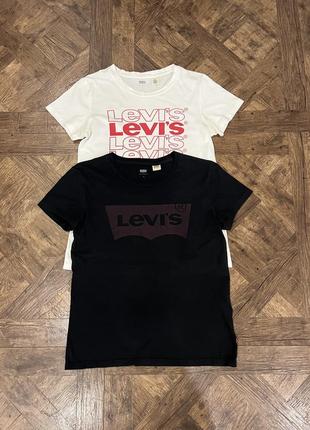 Футболка біла та чорна levi's