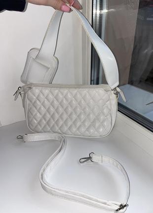 Белая сумочка с двумя ремешками1 фото