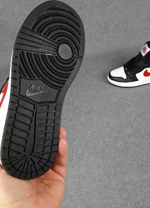 Мужские кроссовки nike air jordan 1 высокие белые с черным и красным скидкостью sale &lt;unk&gt; smb8 фото