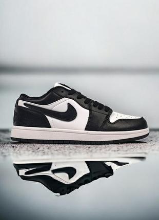 Кросівки nike air jordan 1 low  •white black•1 фото