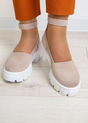 Бежеві замшеві туфлі мері джейн