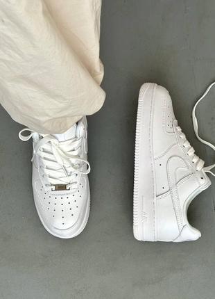 Nike air force 1 low white lux quality жіночі кросівки найк форс 1 білі низькі