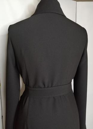 Стильное черное платье-рубашка6 фото