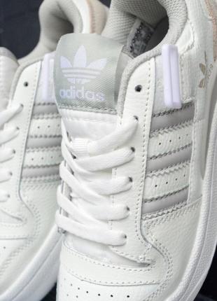 Женские кроссовки белые с серым в стиле adidas8 фото