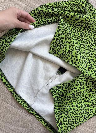 Стильная яркая юбка мини с разрезом в леопардовый принт shein 38/m3 фото