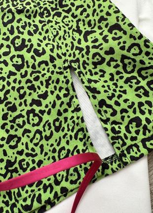 Стильная яркая юбка мини с разрезом в леопардовый принт shein 38/m6 фото