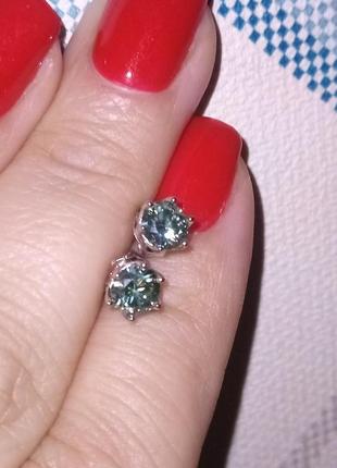 Серебряные серьги с голубыми бриллиантами муассанитами, голубой муассанит10 фото