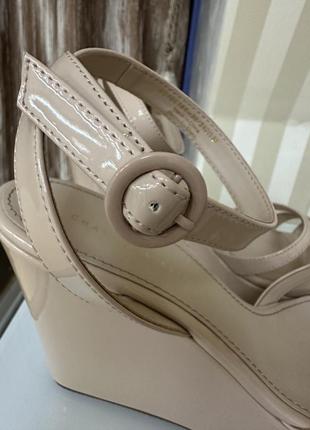 Босоножки charles & keith3 фото