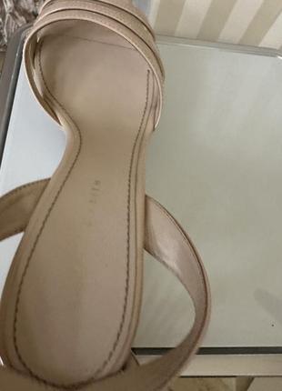 Босоножки charles & keith2 фото