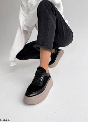 Черные натуральные замшевые лакированные лаковые кроссовки кеды на бежевой повышенной высокой толстой подошве платформе замш лак3 фото