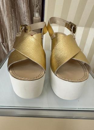 Босоніжки exe