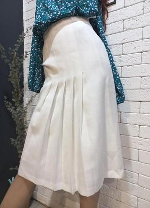 Стильна,дуже гарна,спідниця,ніжно молочна,,біла ,міді