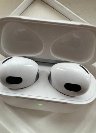 Продам навушники airpods 3 стан ідеальний, не користувався майже ними , лежали в коробці2 фото