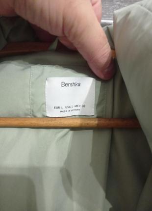 Женская бредовая куртка bershka3 фото