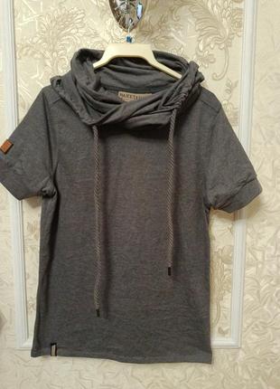 Футболка з капюшоном