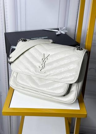 Белая кожаная сумка yves saint laurent niki 28 cm7 фото