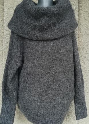 Женский теплый свитер с открытыми плечами3 фото