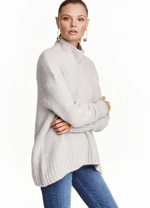 Стильний светр оверзайз