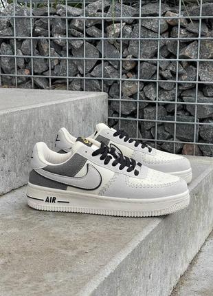 Женские кроссовки nike air force 1 low beige grey5 фото