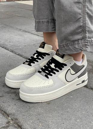 Женские кроссовки nike air force 1 low beige grey8 фото