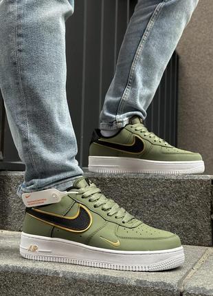 Круті чоловічі кросівки nike air force 1 olive gold black хакі
