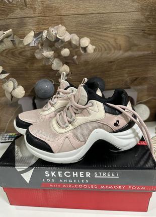 Кроссовки для девочки