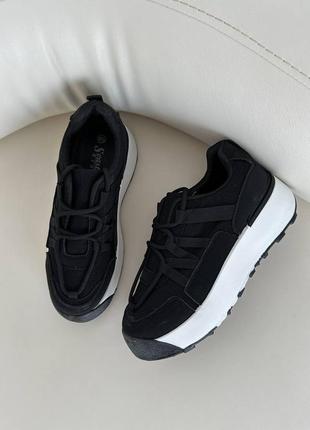 Трендові кросівки