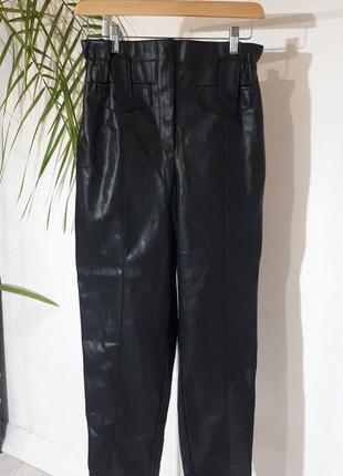 Черные брюки из эко-кожи/брюки river island/кожаные брюки на высокой посадке5 фото