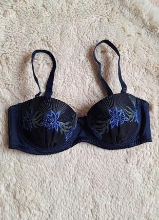 Бюстгальтер