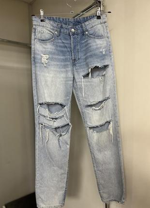 Рваные джинсы бойфренды h&m