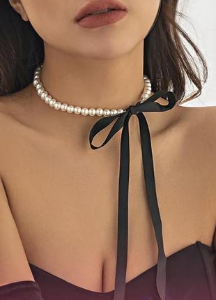 Элегантное ожерелье-чокер с искусственными жемчужинами и черной лентой
