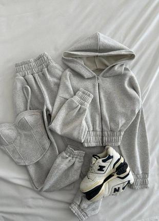 Костюм 3-ка (брюки, кофта,топ). худи oversize на молнии и свободные брюки, выглядят очень стильно😉3 фото