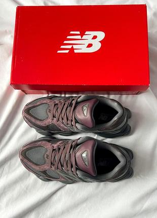 Стильні чоловічі та жіночі кросівки new balance 9060 truffle бордові з графітовим