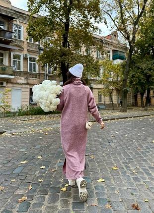 Платье миди из ангоры свободного кроя с высоким воротником под горло оверсайз с длинными рукавами платья тепла базовая розовая голубая хаки бордовая белая10 фото