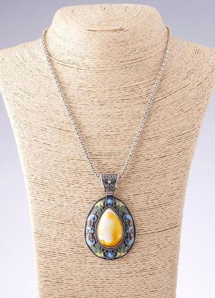 Кулон из натурального янтаря