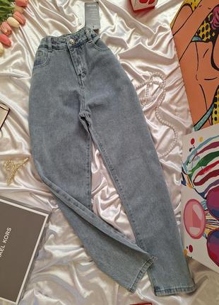 Голубі джинси моми з рваним карманом ззаду3 фото