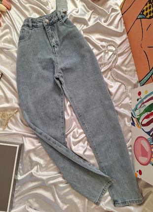 Голубі джинси моми з рваним карманом ззаду2 фото