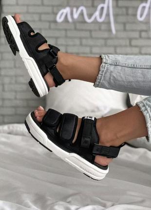 Шикарные сандали new balance sandals black & white сандалі босоніжки босоножки