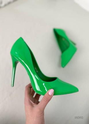 Женские туфли зеленые, эколак2 фото
