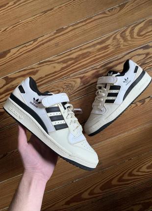 Adidas forum low