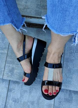 Босоніжки на платформі nila&nila